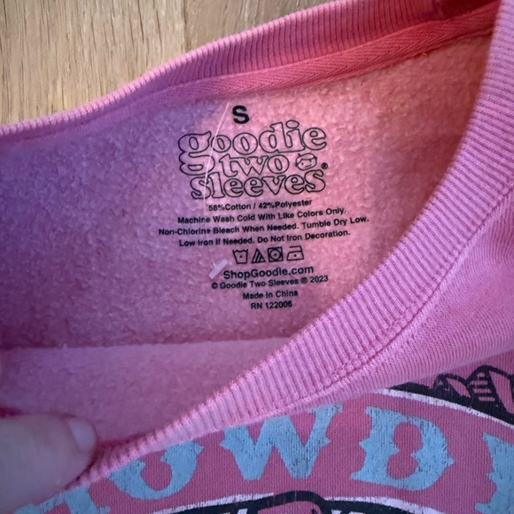 NWOT Goodie Two Sleeves Western Star Sweatshirt - Picture 2 of 3